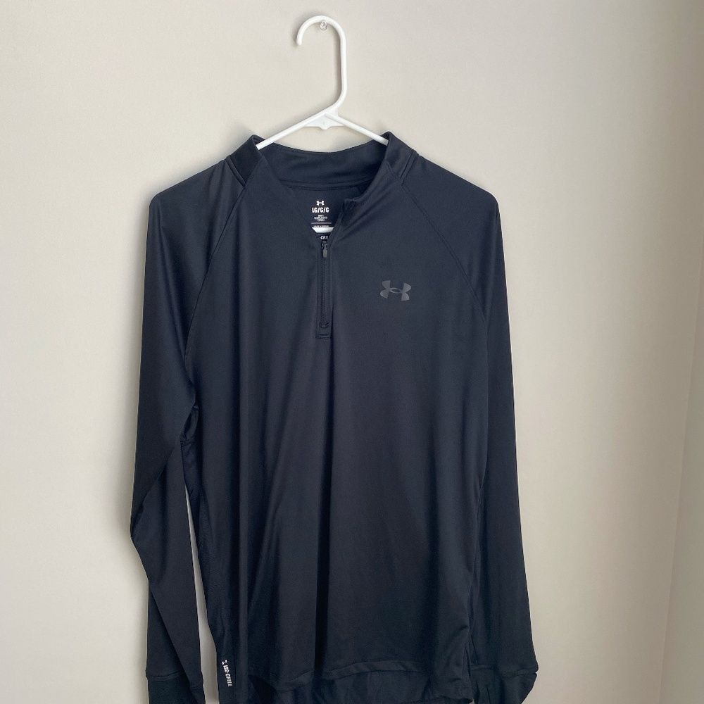 Under Armour Long Sleeve 1/2 Zip  - Men's Large